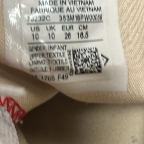 Kids/toddler converse high tops - Picture 3 of 7